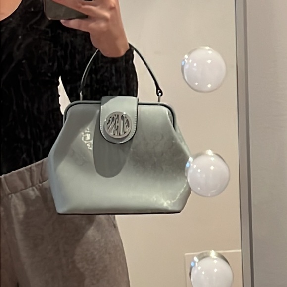 GUESS small turquoise purse - Picture 6 of 7